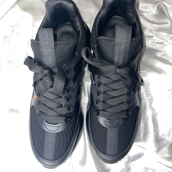 Alexander McQueen Mens Over Sized Runner - Picture 3 of 6